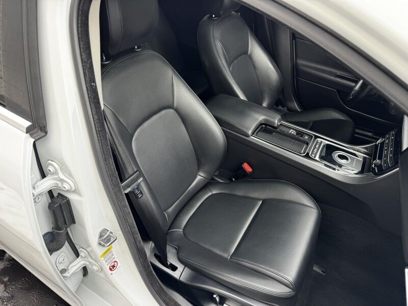 2019 Jaguar XE 25t Willow Grove PA