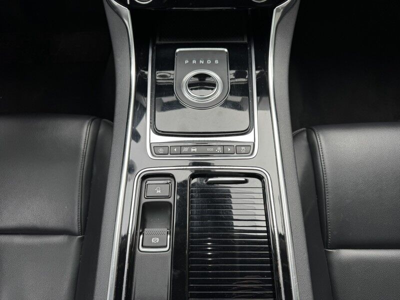 2019 Jaguar XE 25t Willow Grove PA