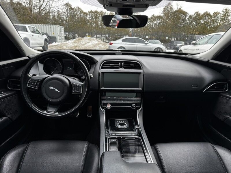 2019 Jaguar XE 25t Willow Grove PA