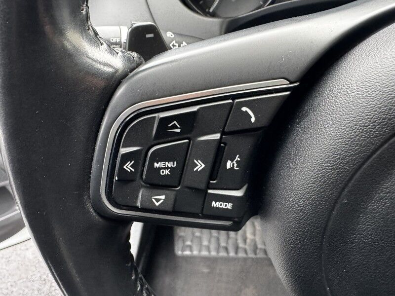 2019 Jaguar XE 25t Willow Grove PA