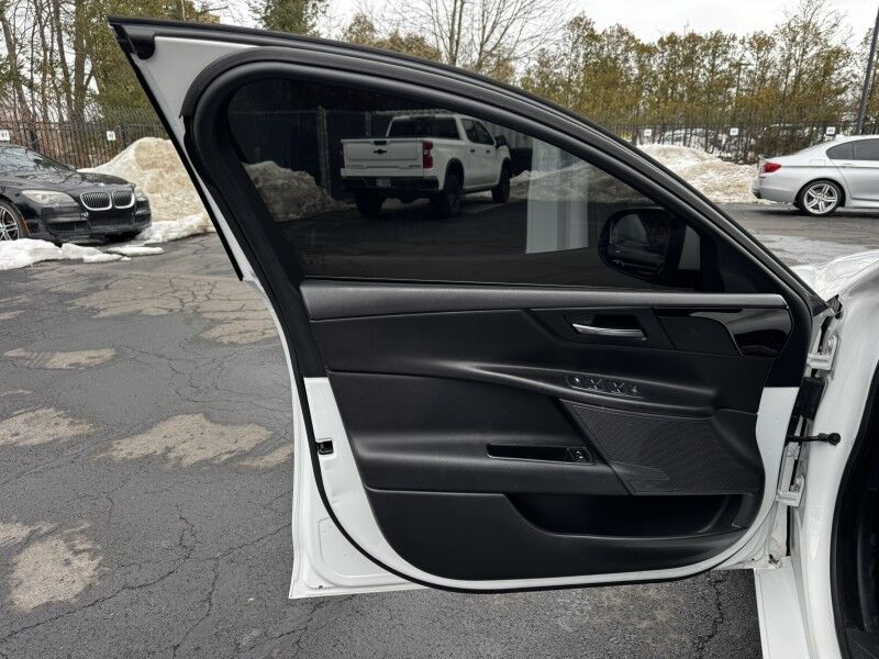 2019 Jaguar XE 25t Willow Grove PA