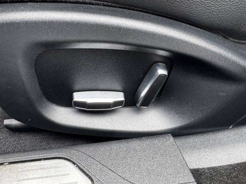 2019 Jaguar XE 25t Willow Grove PA