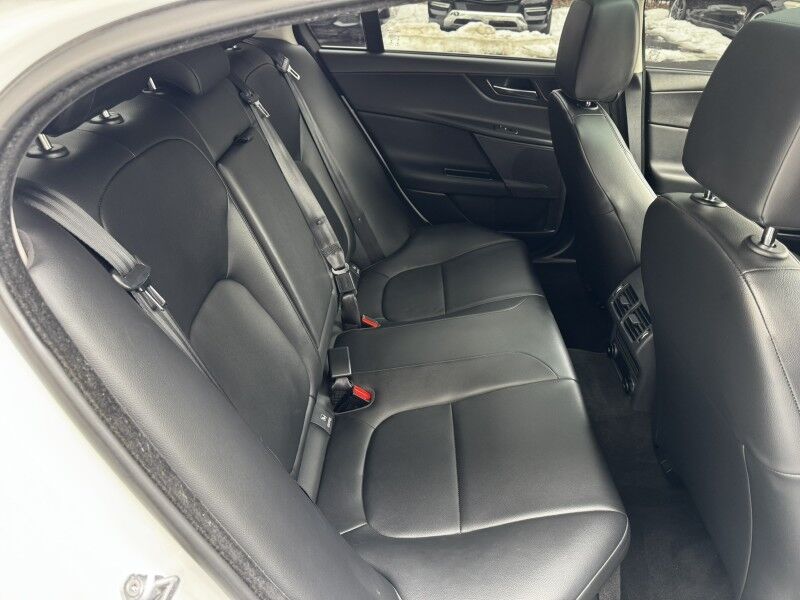 2019 Jaguar XE 25t Willow Grove PA