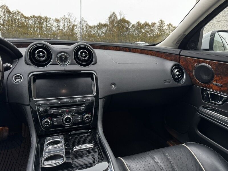 2019 Jaguar XJ R-Sport Willow Grove PA