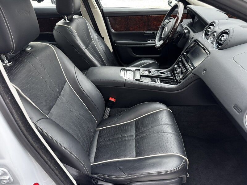 2019 Jaguar XJ R-Sport Willow Grove PA