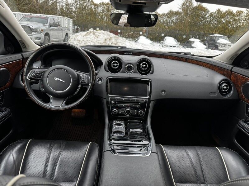 2019 Jaguar XJ R-Sport Willow Grove PA