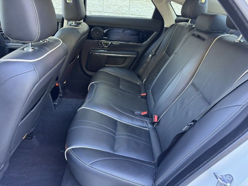 2019 Jaguar XJ XJ R-Sport Willow Grove PA