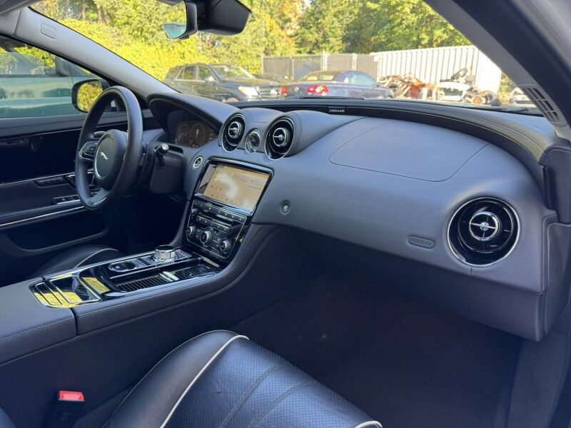 2019 Jaguar XJ XJ R-Sport Willow Grove PA