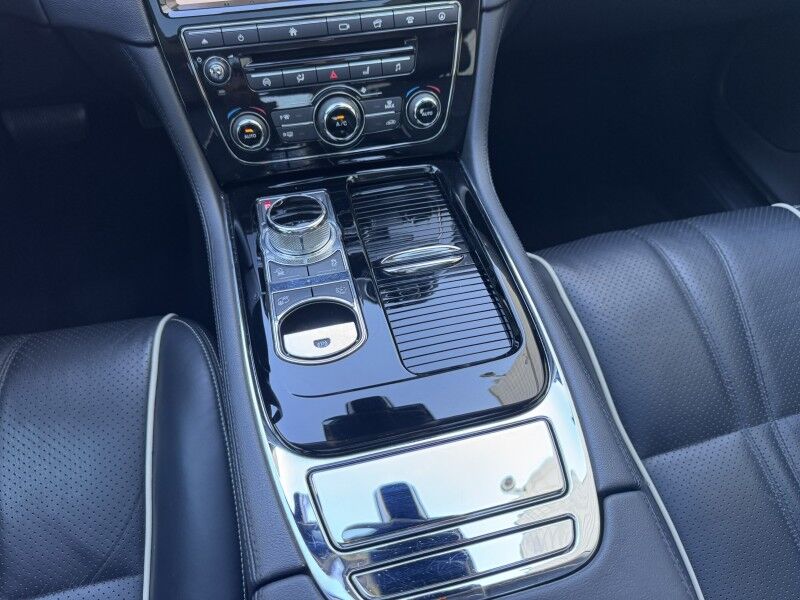 2019 Jaguar XJ XJ R-Sport Willow Grove PA