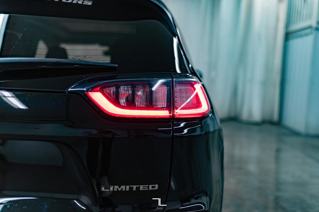 2019 Jeep Cherokee 4X4 Limited Leather Roof Nav Red Deer AB