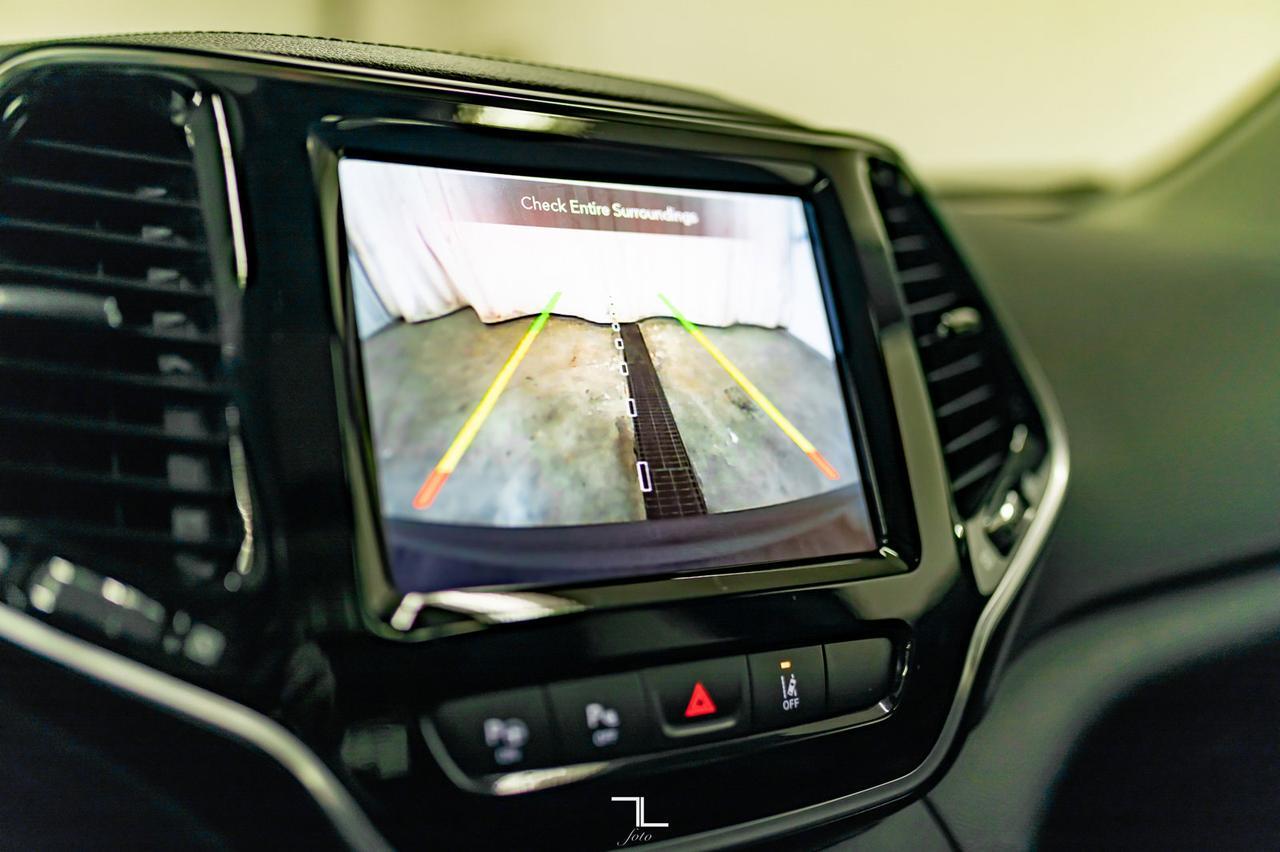 2019 Jeep Cherokee 4X4 Limited Leather Roof Nav Red Deer AB