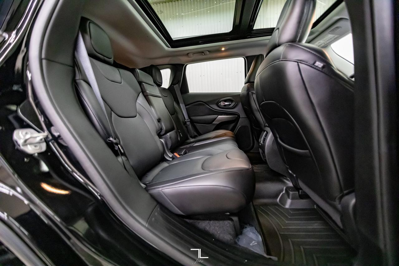 2019 Jeep Cherokee 4X4 Limited Leather Roof Nav Red Deer AB