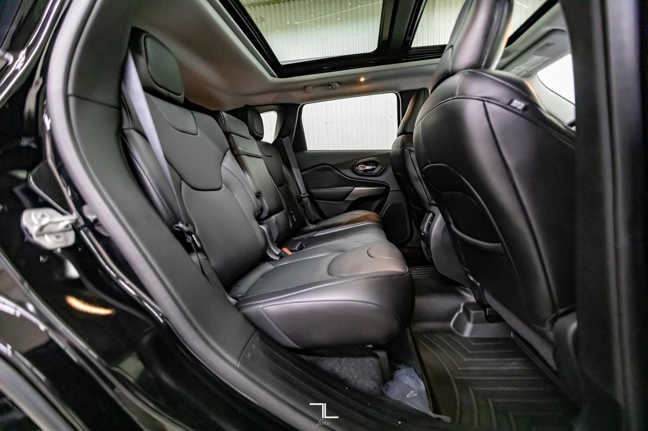 2019 Jeep Cherokee 4X4 Limited Leather Roof Nav Red Deer AB