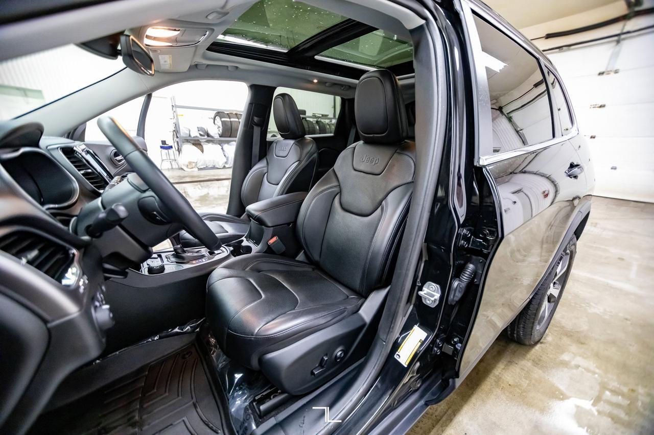 2019 Jeep Cherokee 4X4 Limited Leather Roof Nav Red Deer AB