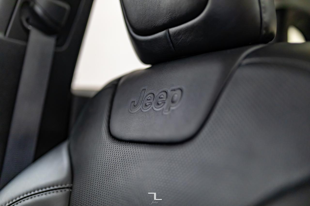 2019 Jeep Cherokee 4X4 Limited Leather Roof Nav Red Deer AB