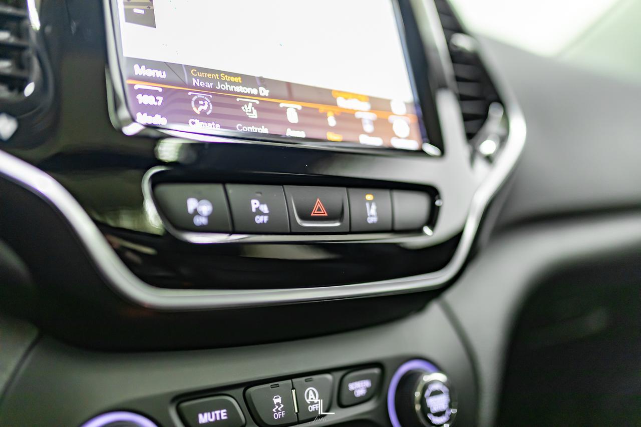 2019 Jeep Cherokee 4X4 Limited Leather Roof Nav Red Deer AB