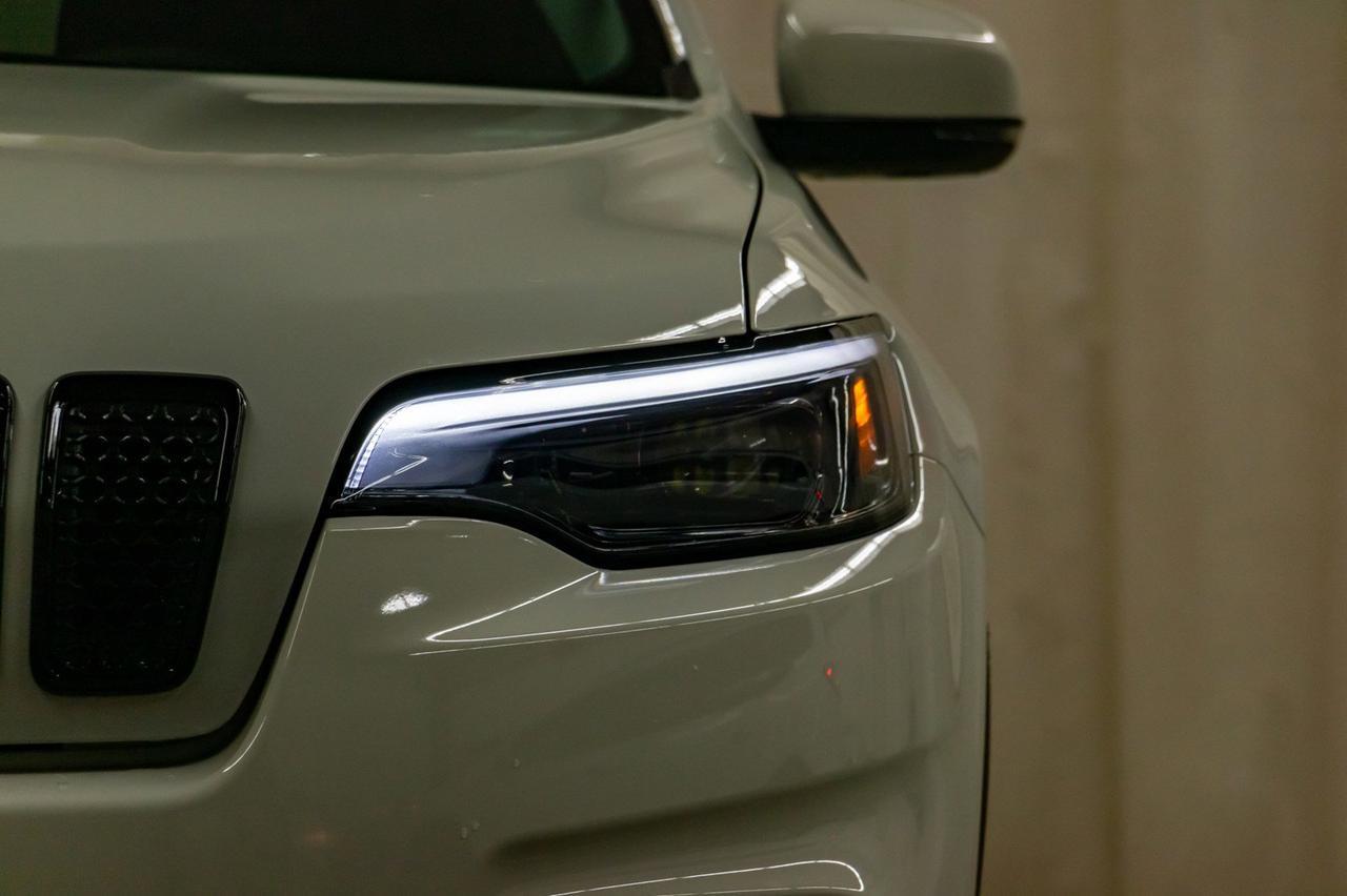 2019 Jeep Cherokee 4x4 Altitude Roof BCam Red Deer AB