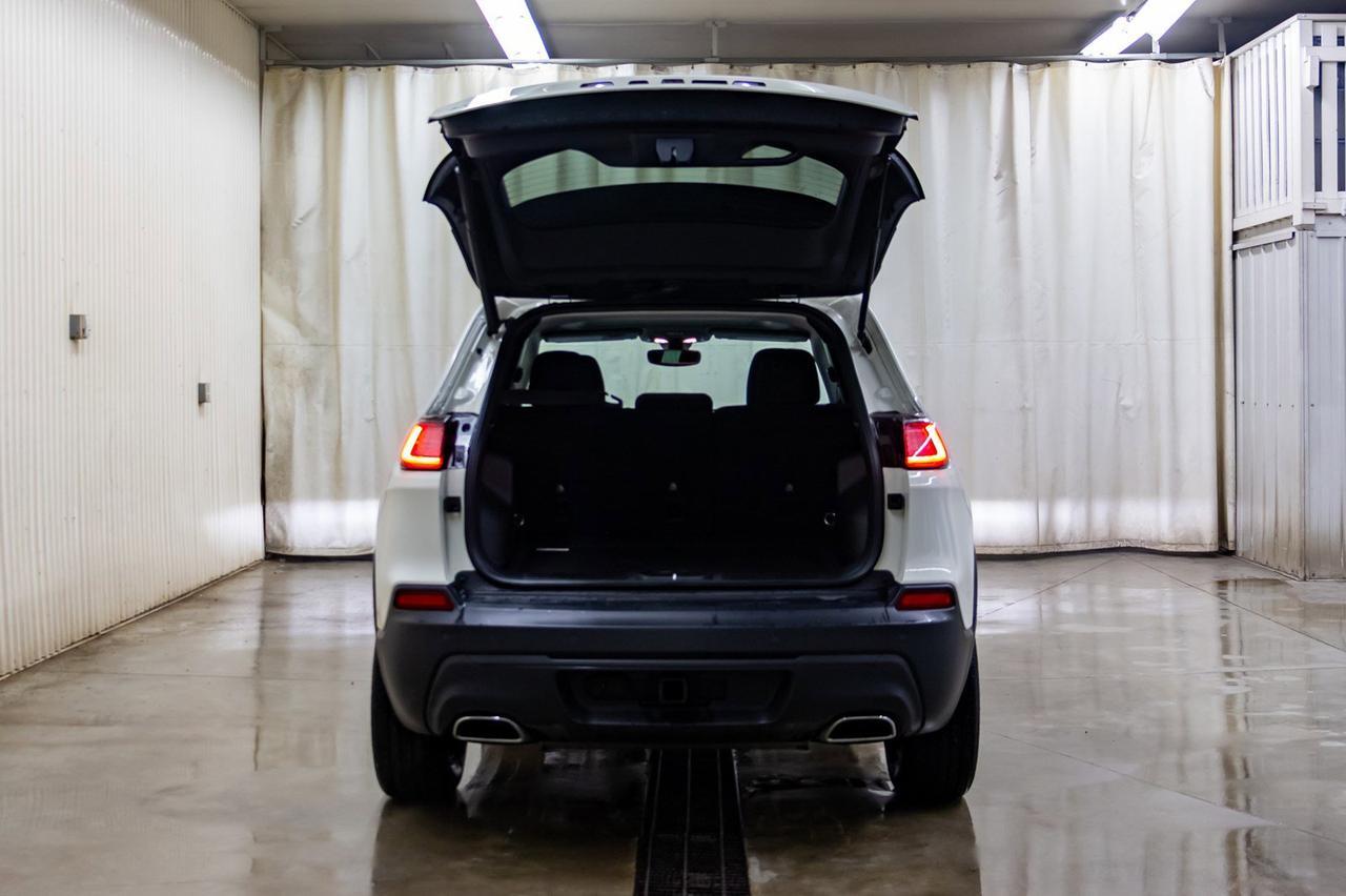 2019 Jeep Cherokee 4x4 Altitude Roof BCam Red Deer AB