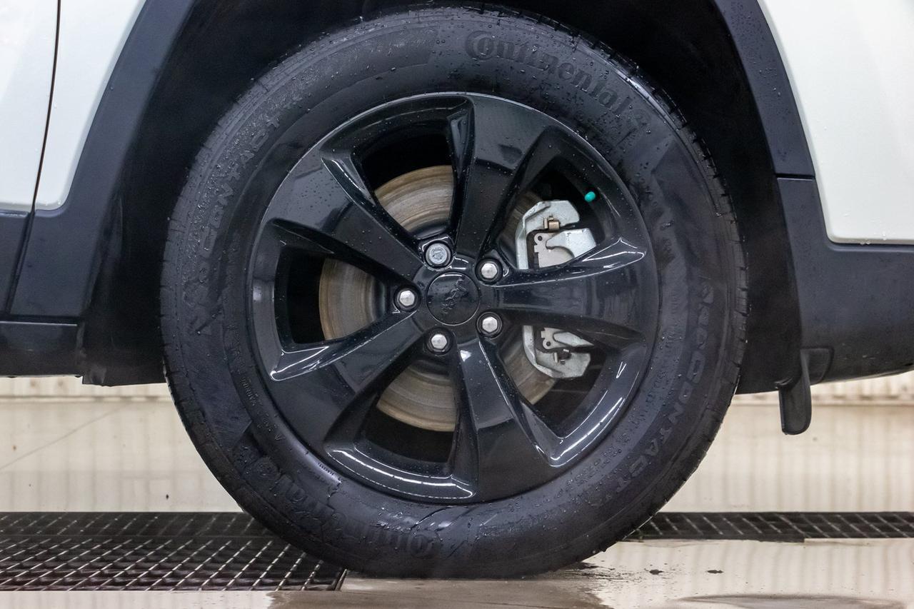 2019 Jeep Cherokee 4x4 Altitude Roof BCam Red Deer AB