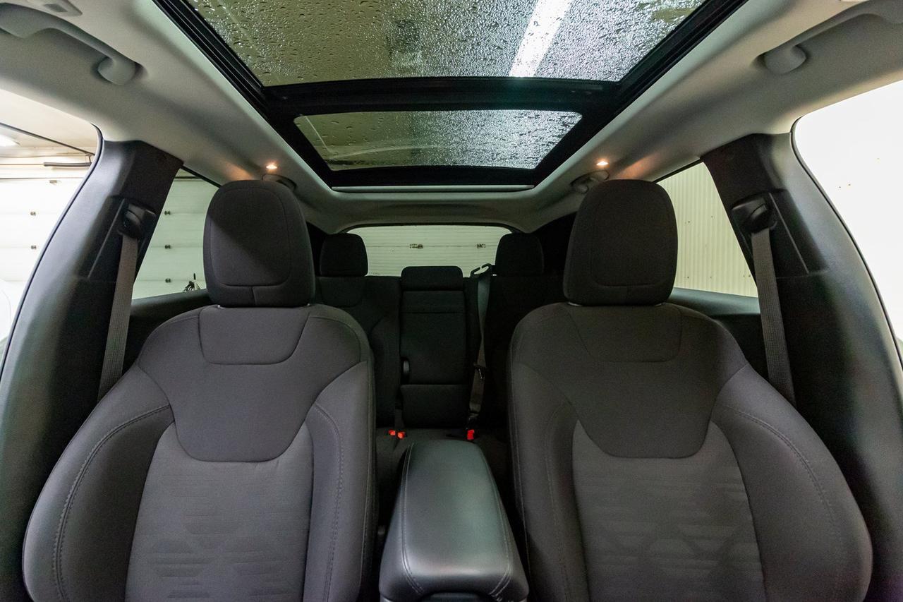 2019 Jeep Cherokee 4x4 Altitude Roof BCam Red Deer AB