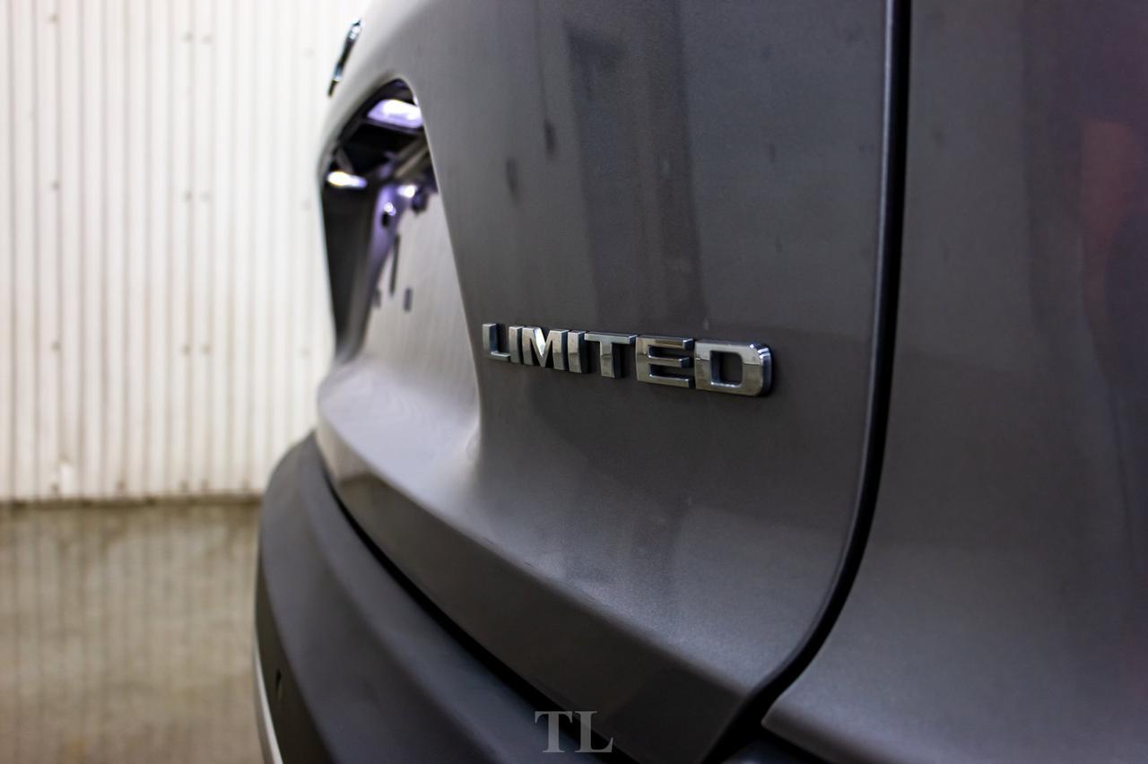 2019 Jeep Cherokee 4x4 Limited Leather Roof Nav BCam Red Deer AB