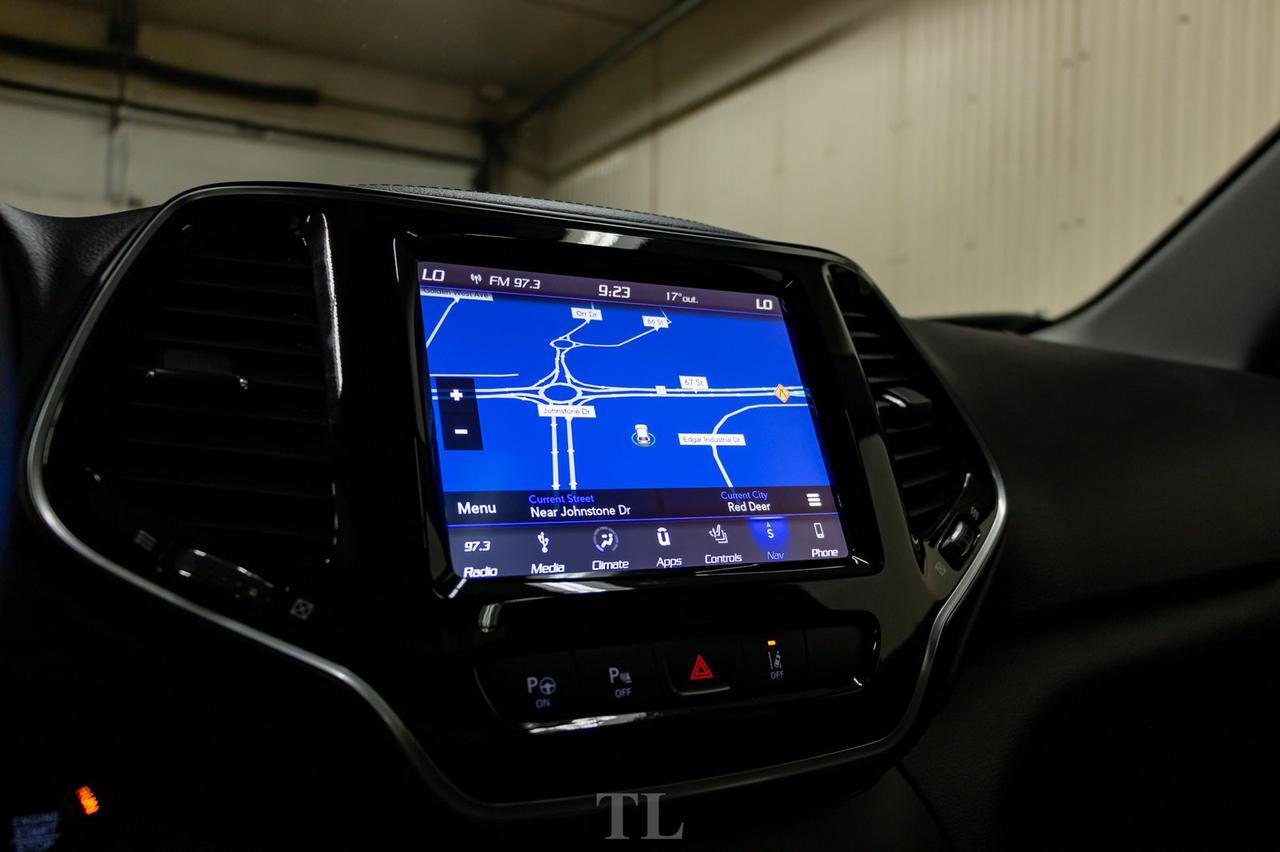 2019 Jeep Cherokee 4x4 Limited Leather Roof Nav BCam Red Deer AB