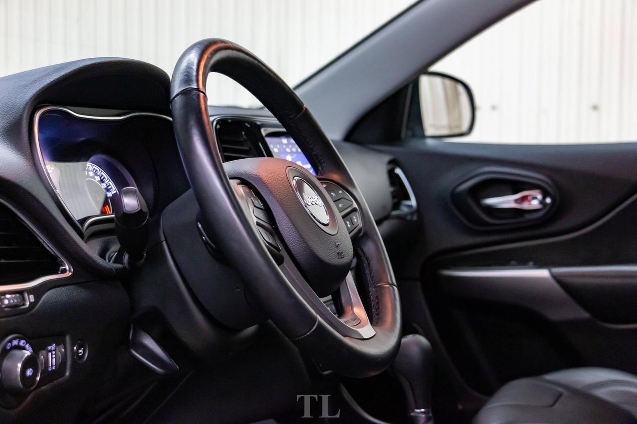 2019 Jeep Cherokee 4x4 Limited Leather Roof Nav BCam Red Deer AB