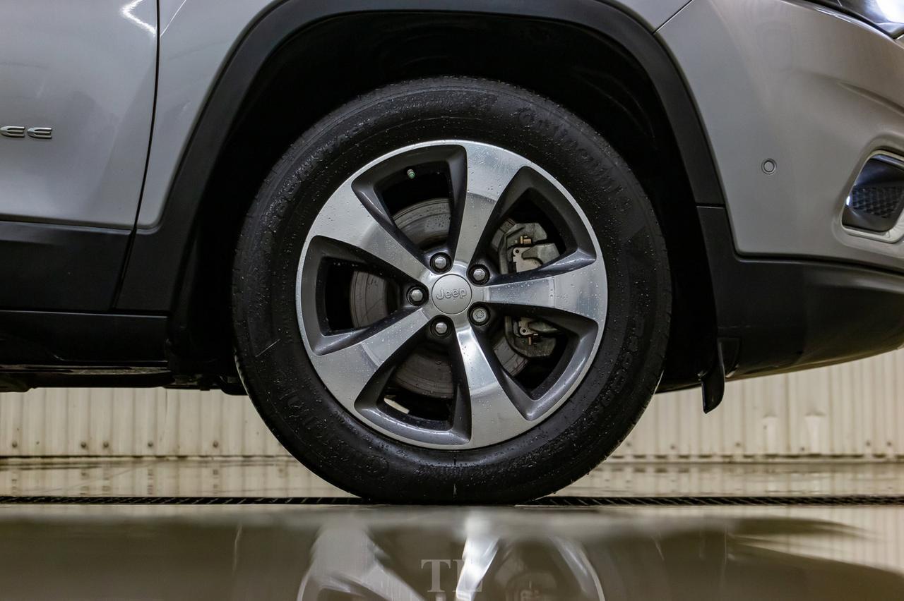 2019 Jeep Cherokee 4x4 Limited Leather Roof Nav BCam Red Deer AB