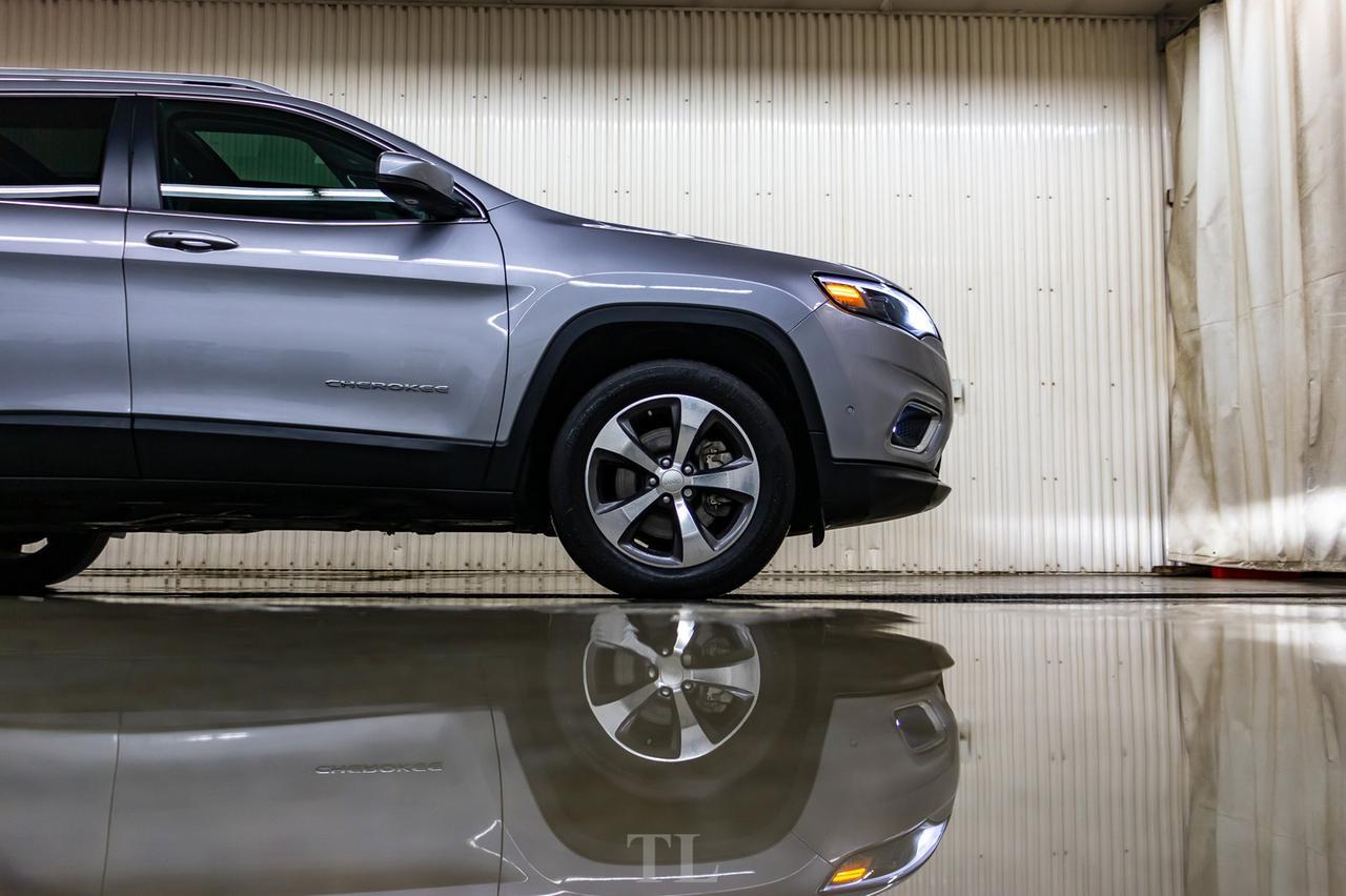 2019 Jeep Cherokee 4x4 Limited Leather Roof Nav BCam Red Deer AB