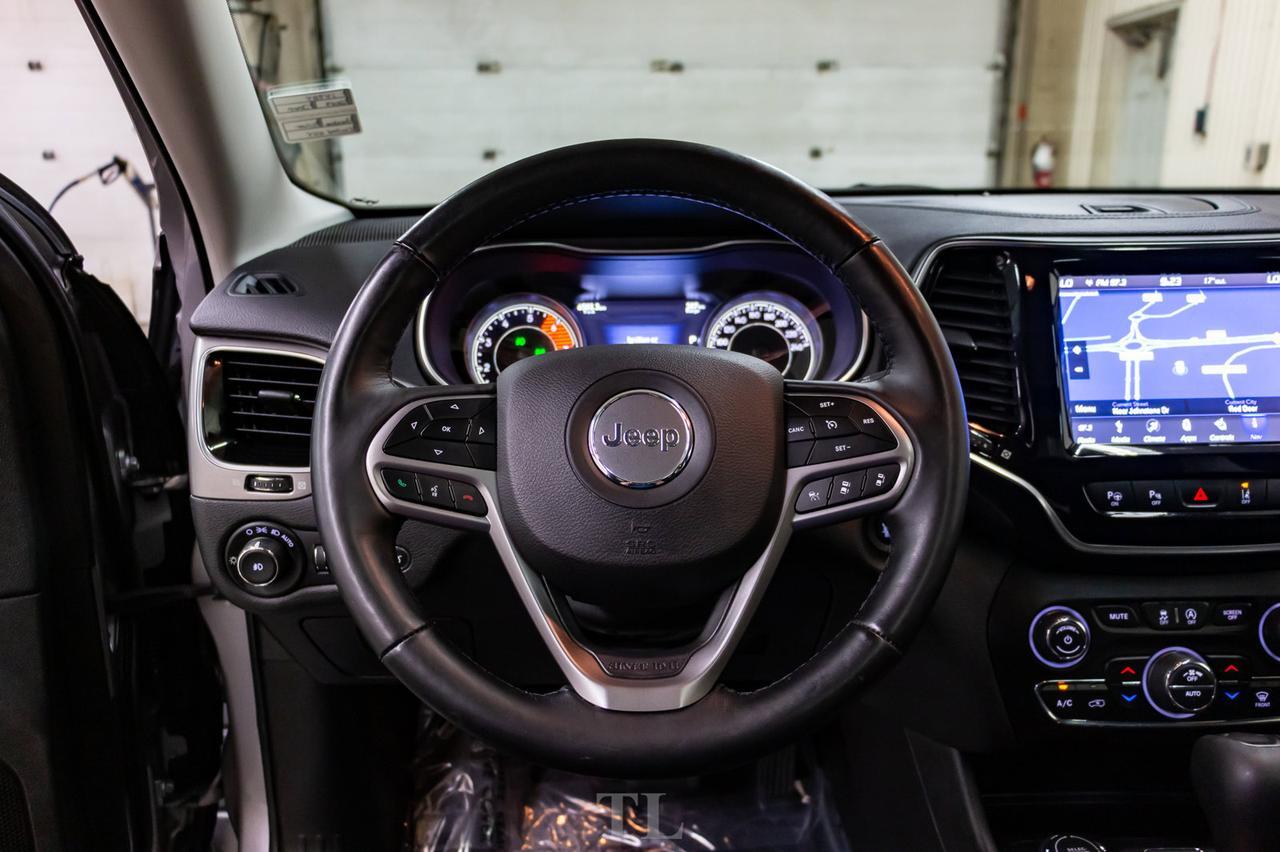 2019 Jeep Cherokee 4x4 Limited Leather Roof Nav BCam Red Deer AB