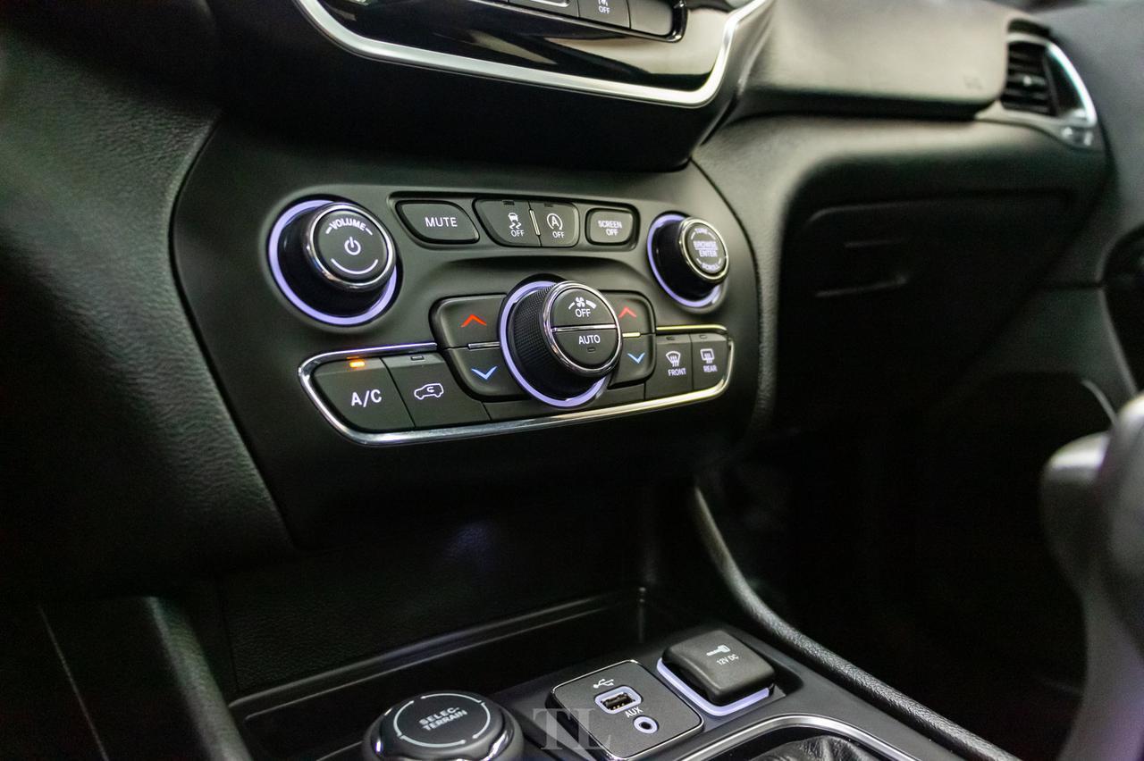 2019 Jeep Cherokee 4x4 Limited Leather Roof Nav BCam Red Deer AB