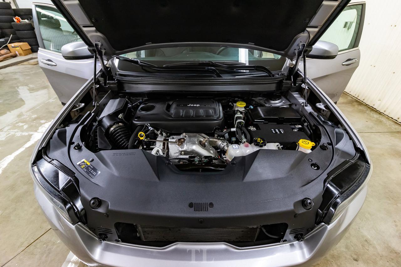 2019 Jeep Cherokee 4x4 Limited Leather Roof Nav BCam Red Deer AB