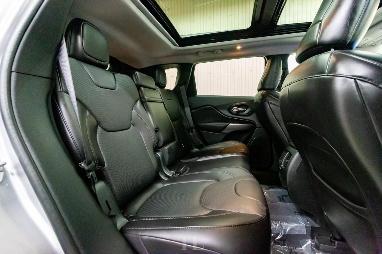 2019 Jeep Cherokee 4x4 Limited Leather Roof Nav BCam Red Deer AB