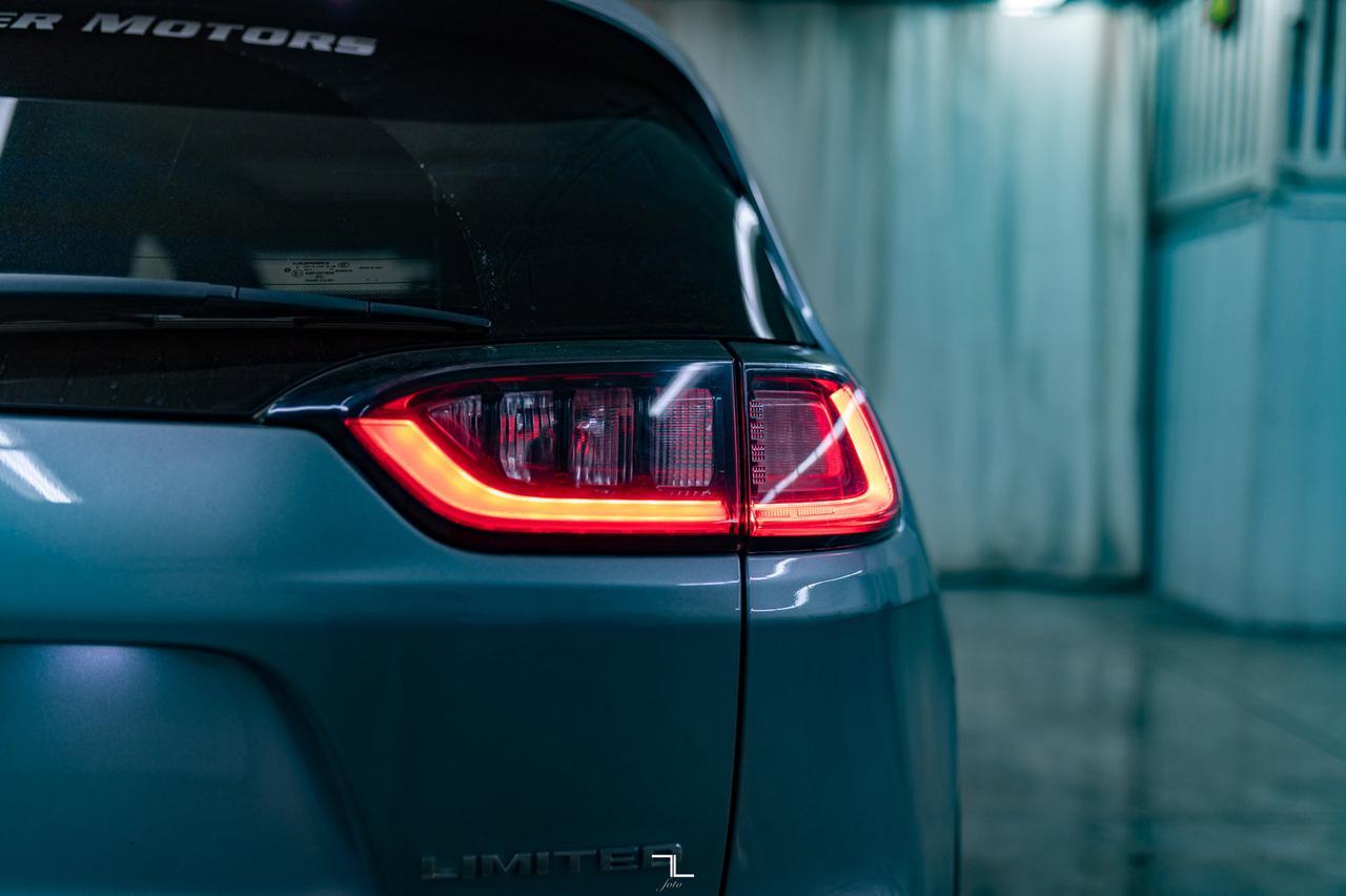 2019 Jeep Cherokee 4x4 Limited Leather Roof Nav BCam Red Deer AB