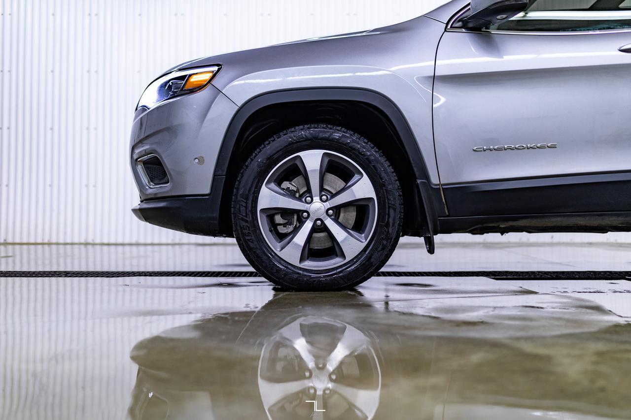 2019 Jeep Cherokee 4x4 Limited Leather Roof Nav BCam Red Deer AB
