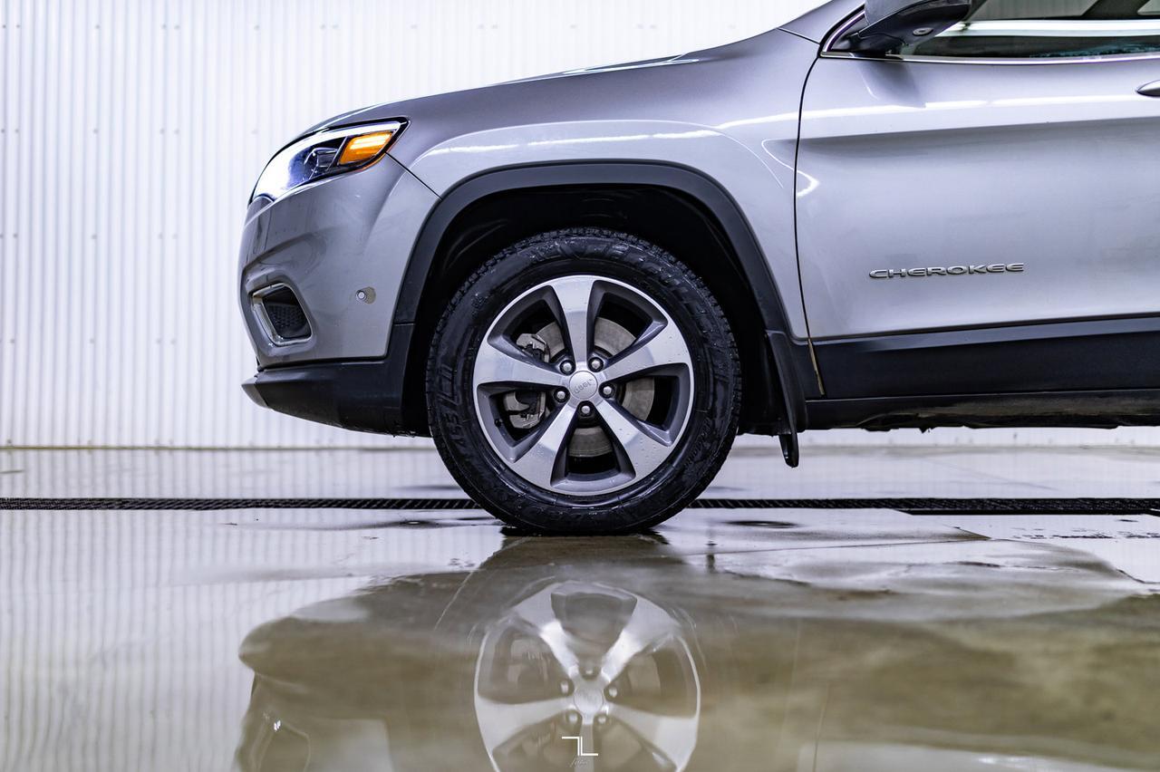 2019 Jeep Cherokee 4x4 Limited Leather Roof Nav BCam Red Deer AB