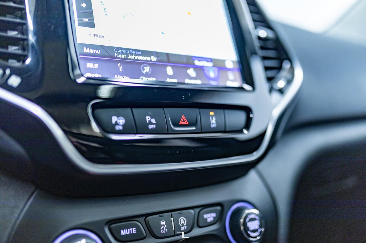 2019 Jeep Cherokee 4x4 Limited Leather Roof Nav BCam Red Deer AB