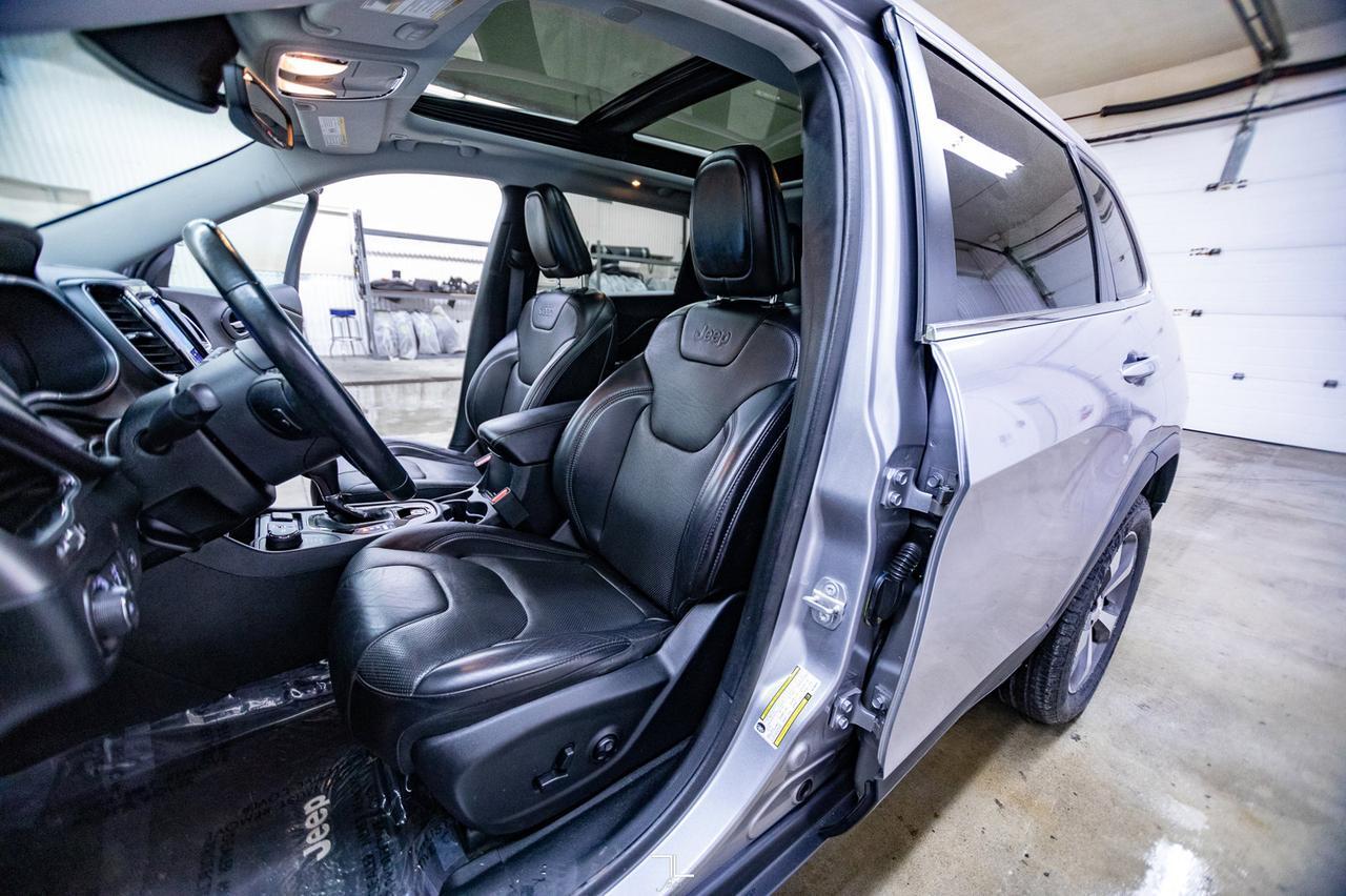 2019 Jeep Cherokee 4x4 Limited Leather Roof Nav BCam Red Deer AB