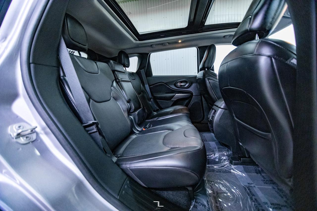 2019 Jeep Cherokee 4x4 Limited Leather Roof Nav BCam Red Deer AB