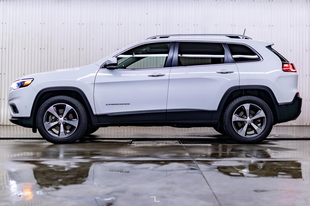 2019 Jeep Cherokee 4x4 Limited Leather Roof Nav BCam Red Deer AB
