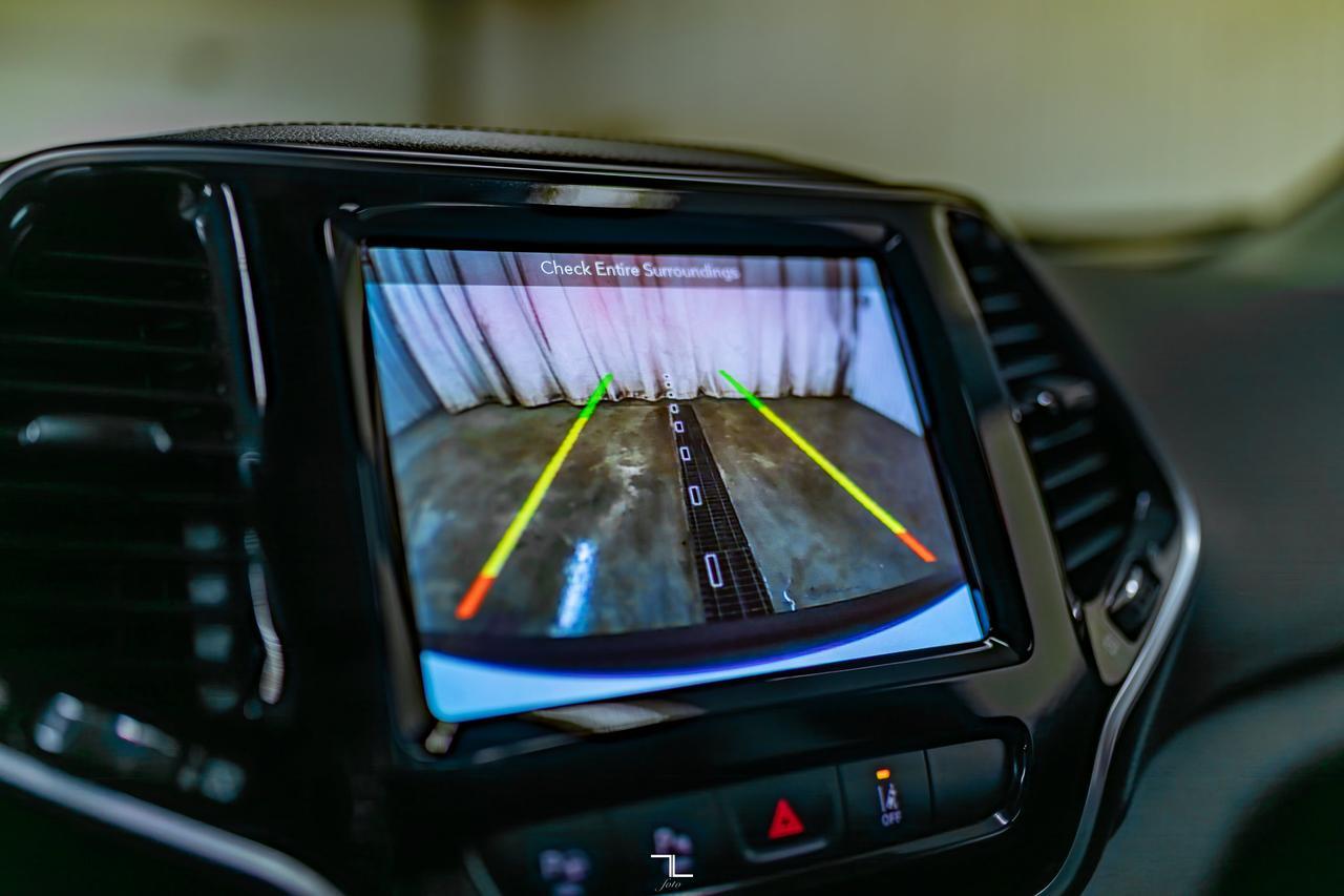 2019 Jeep Cherokee 4x4 Limited Leather Roof Nav BCam Red Deer AB