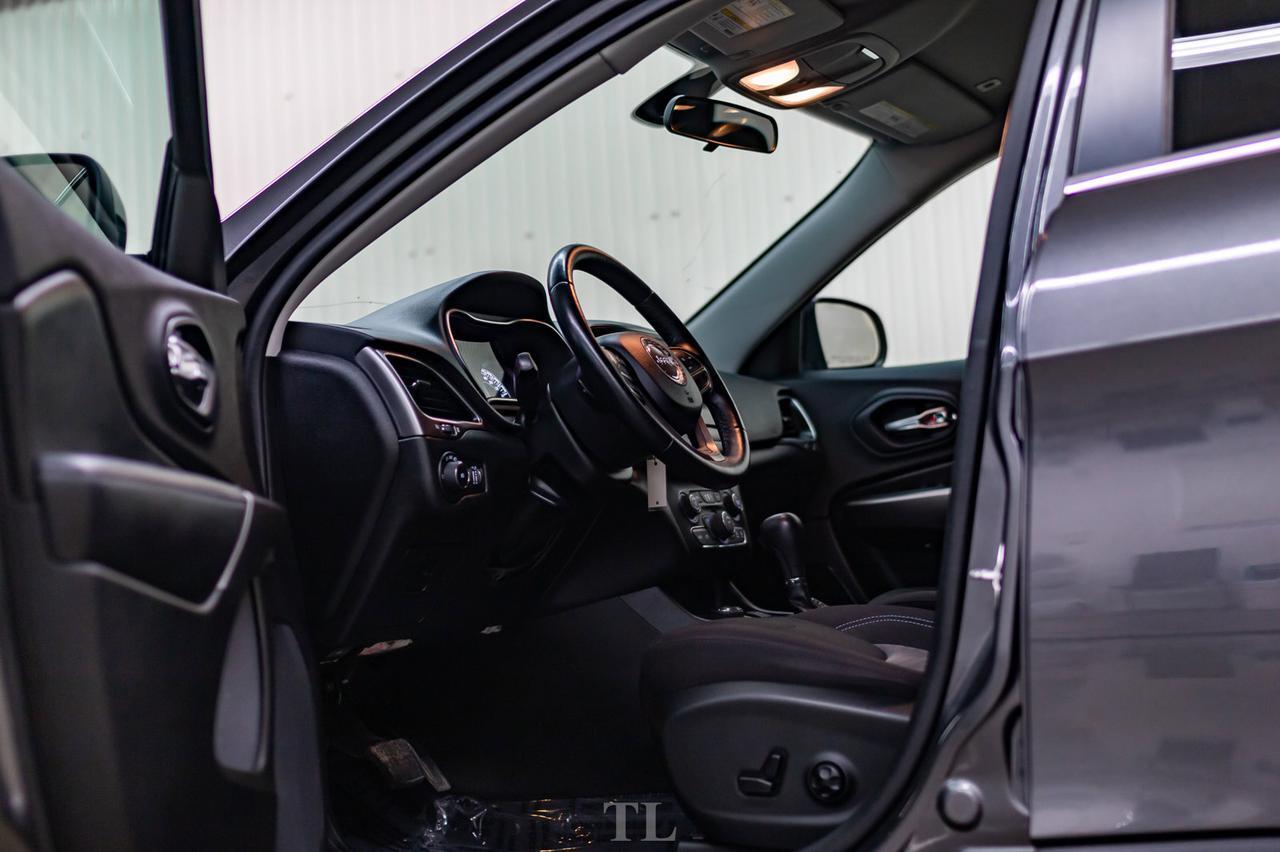 2019 Jeep Cherokee 4x4 North BCam Hseat Red Deer AB