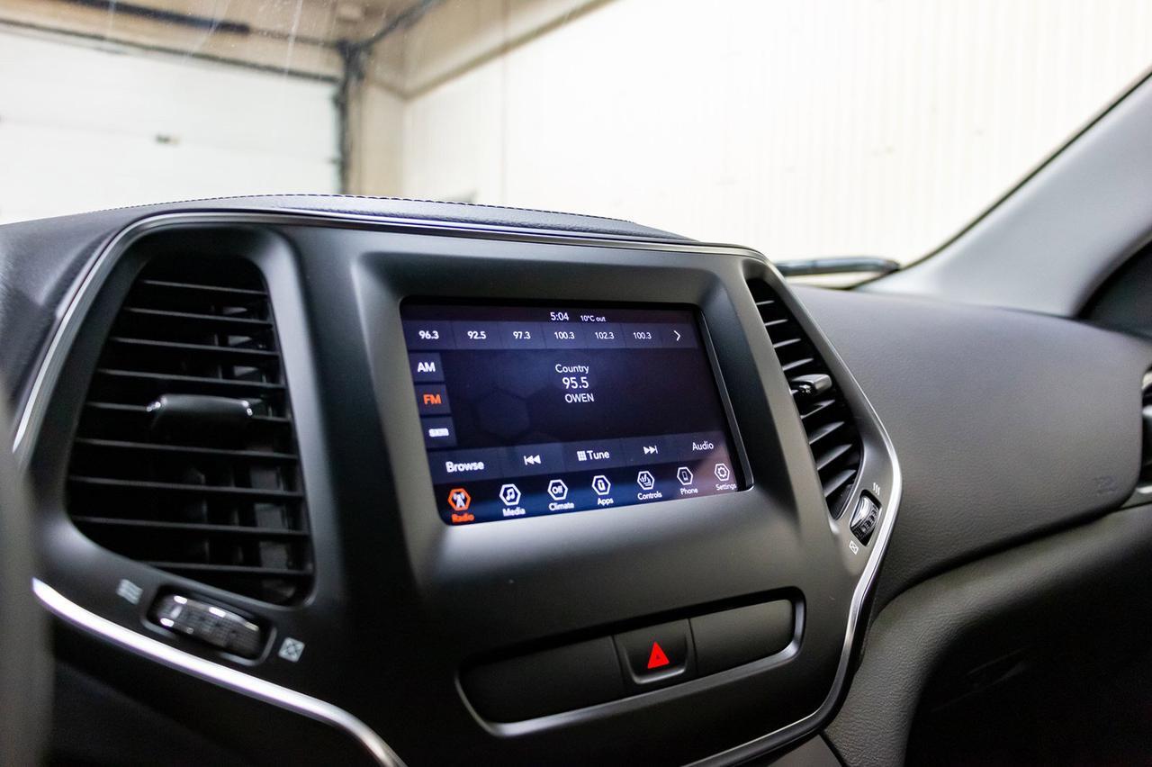 2019 Jeep Cherokee 4x4 North BCam Red Deer AB