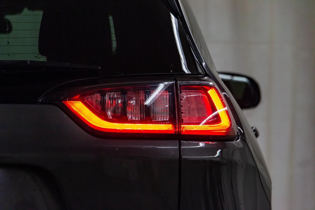 2019 Jeep Cherokee 4x4 North BCam Red Deer AB