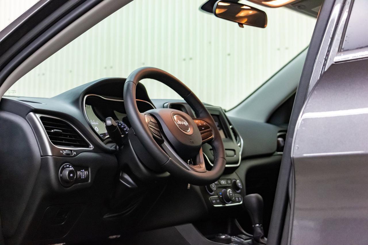 2019 Jeep Cherokee 4x4 North BCam Red Deer AB