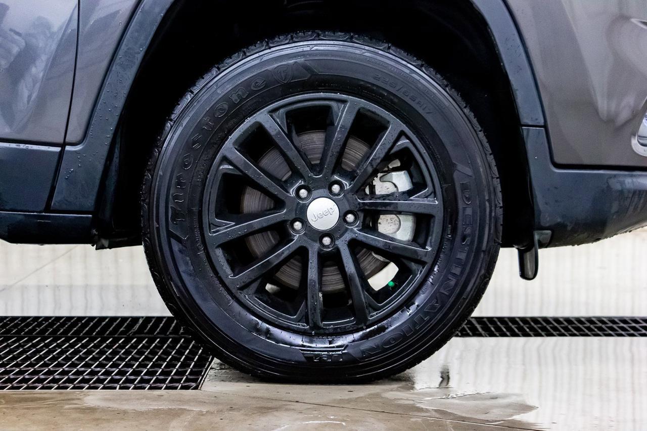 2019 Jeep Cherokee 4x4 North BCam Red Deer AB