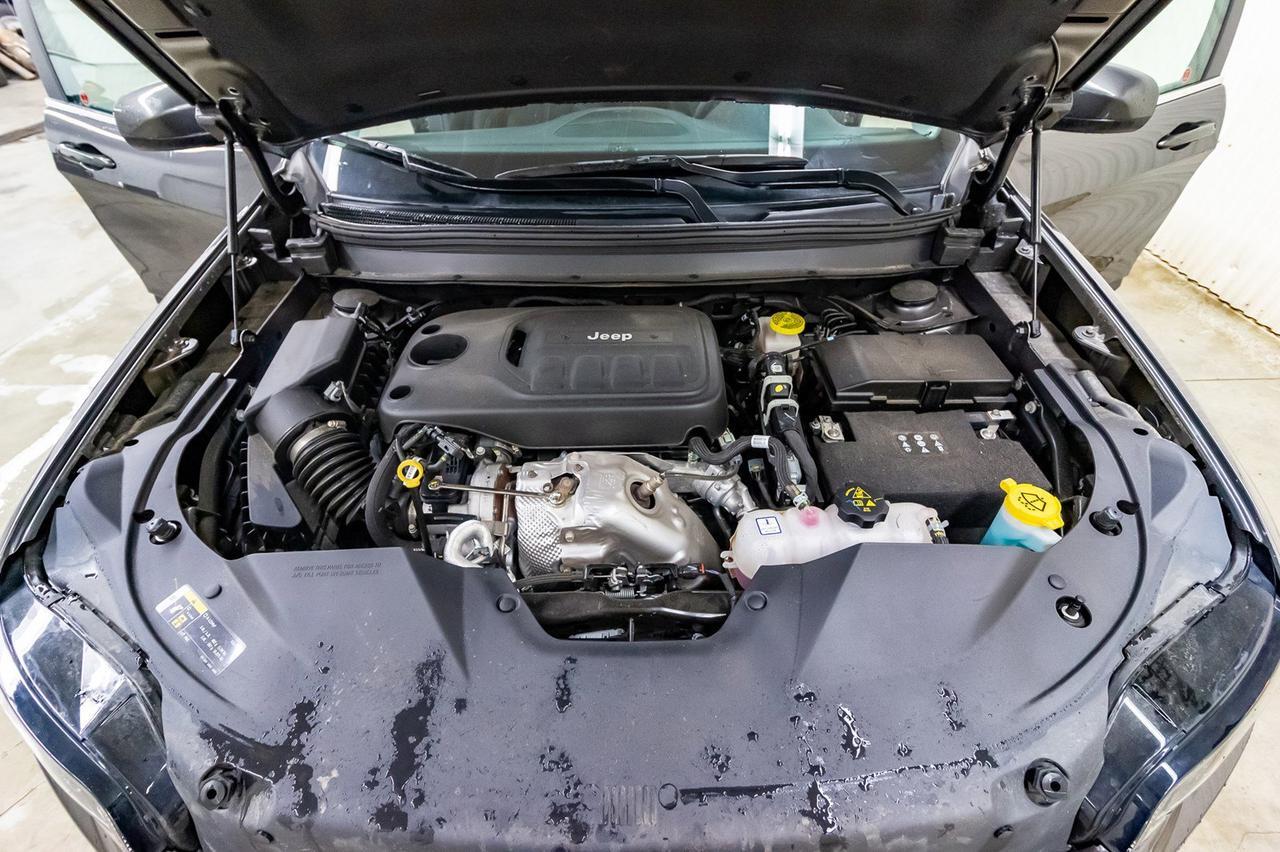 2019 Jeep Cherokee 4x4 North BCam Red Deer AB