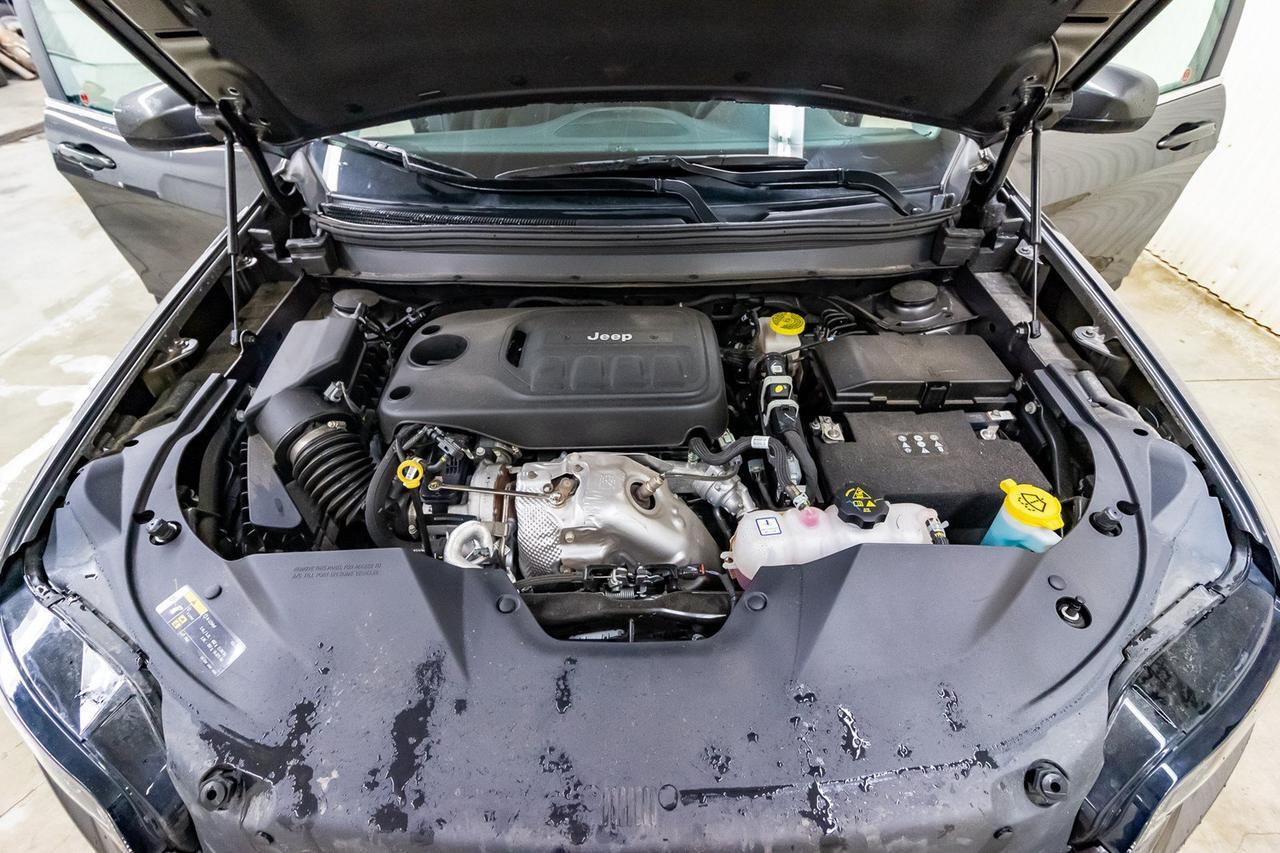 2019 Jeep Cherokee 4x4 North BCam Red Deer AB