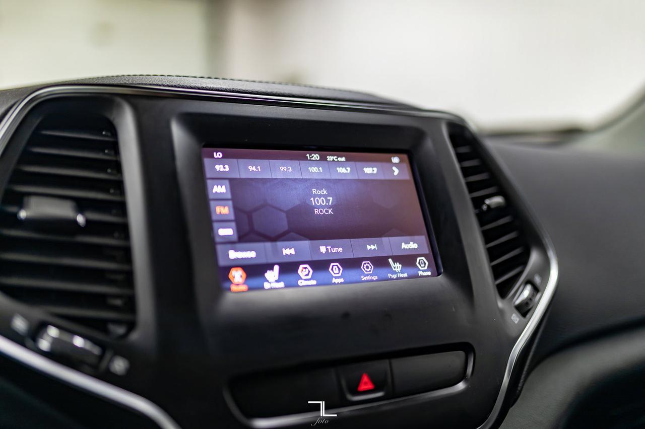 2019 Jeep Cherokee 4x4 North BCam Red Deer AB