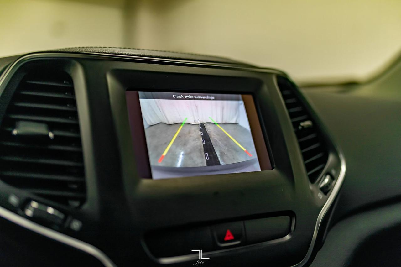 2019 Jeep Cherokee 4x4 North BCam Red Deer AB